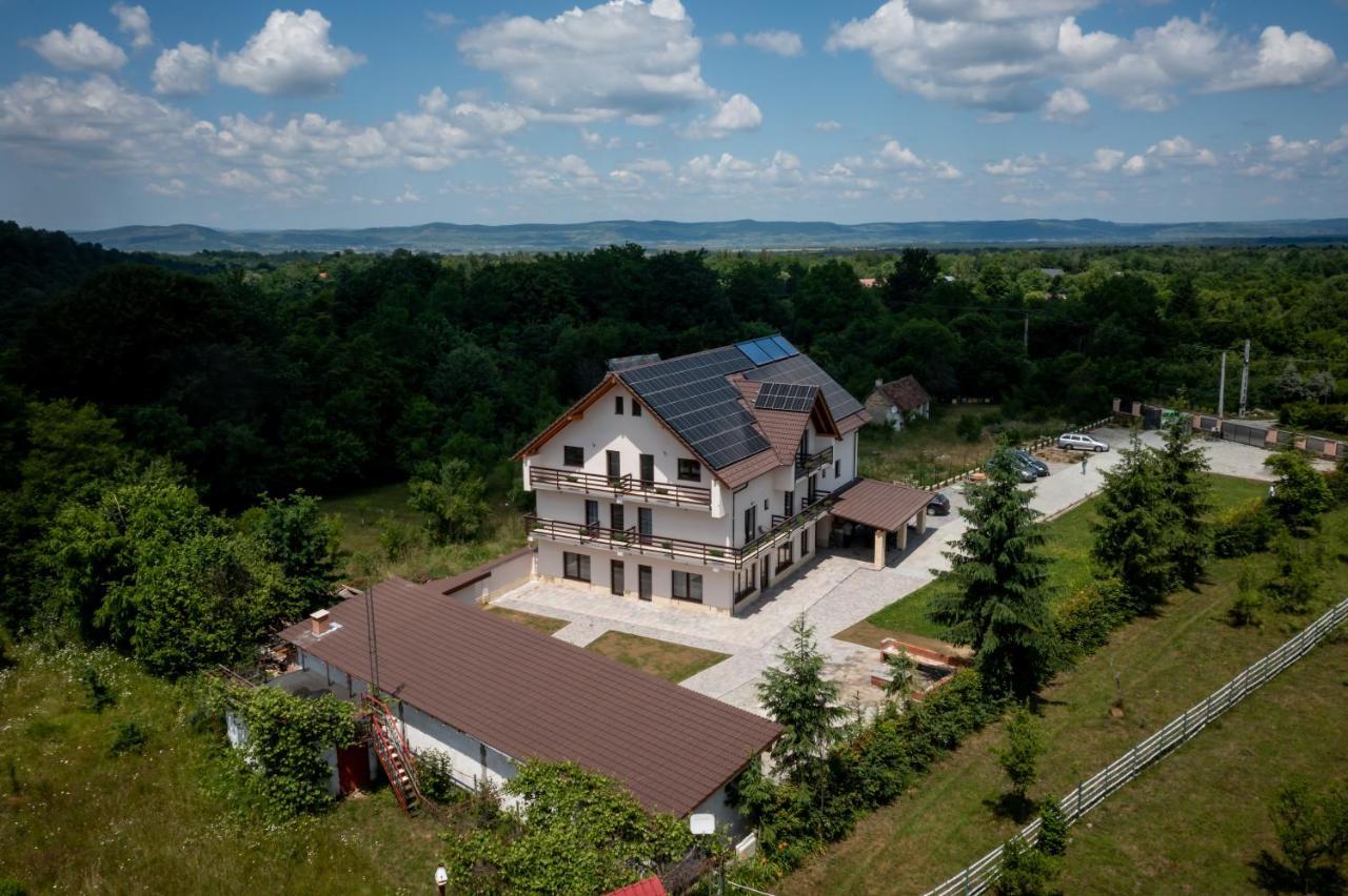 Evergreen Chalet Авриг Экстерьер фото